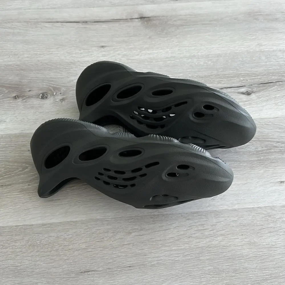 adidas Yeezy Foam RNR Carbon 13 NWT‎ IN BOX